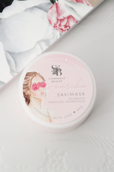 Vaarika savimask koorivate aprikoosi seemnetega